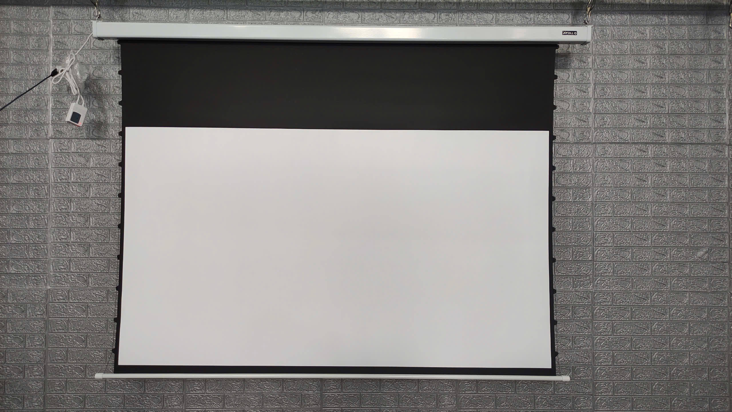 Màn chiếu điện căng dây Tab Tension Eco Apollo tỉ lệ 16:9 Kích thước 92 inch đến 150 inch - Hàng nhập khẩu