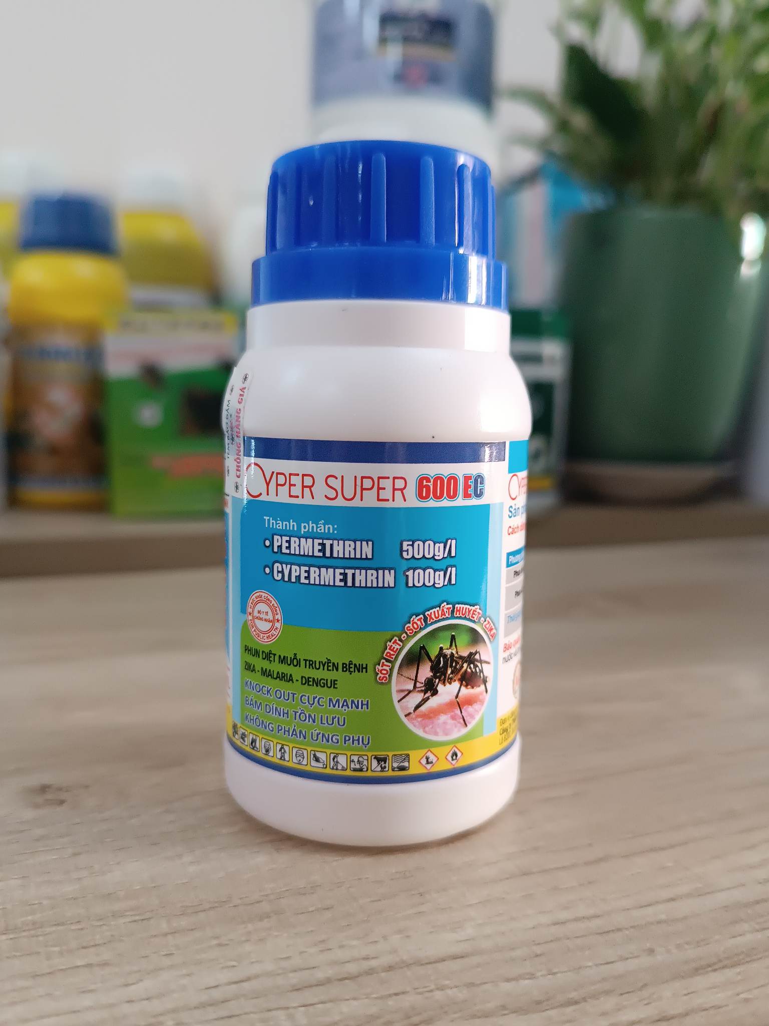 Cyper Super 600EC phun diệt ruồi muỗi kiến gián