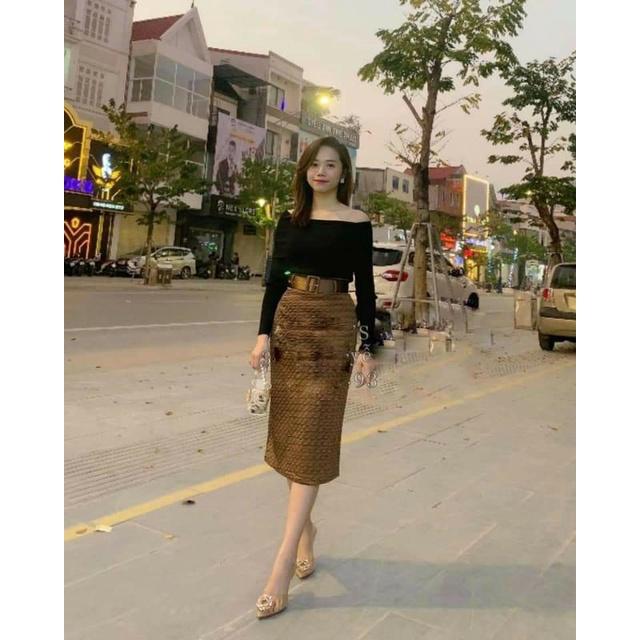 Chân váy ôm dài _ vân nổi _xẻ sau _ kèm đai . Hàng Quảng Châu chuẩn L1