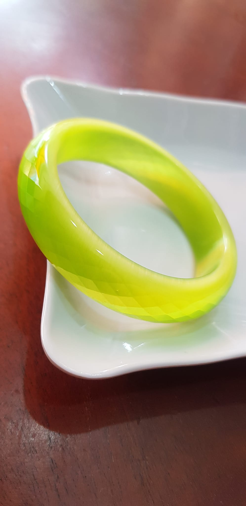 Vòng tay bản hẹ đá mắt mèo giác xanh đợt chuối tươi sáng mới đẹp lạ vòng Ni 55mm x Cao 15mm x dầy 7mm nữ mệnh mộc mệnh hoả 52kg - 56kg đeo rẻ đẹp