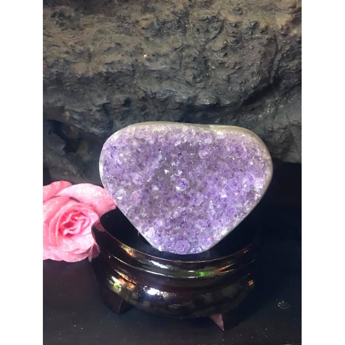 Miếng Đá Thạch Anh Tím Trái Tim Nhỏ đế gỗ Tự Nhiên Kt Cao 12cm N11cm S9cm Anh Chị Đặt Bàn Làm Việc Bàn Thờ Thần Tài May Mắn Thu Hút Tài Lộc ạ