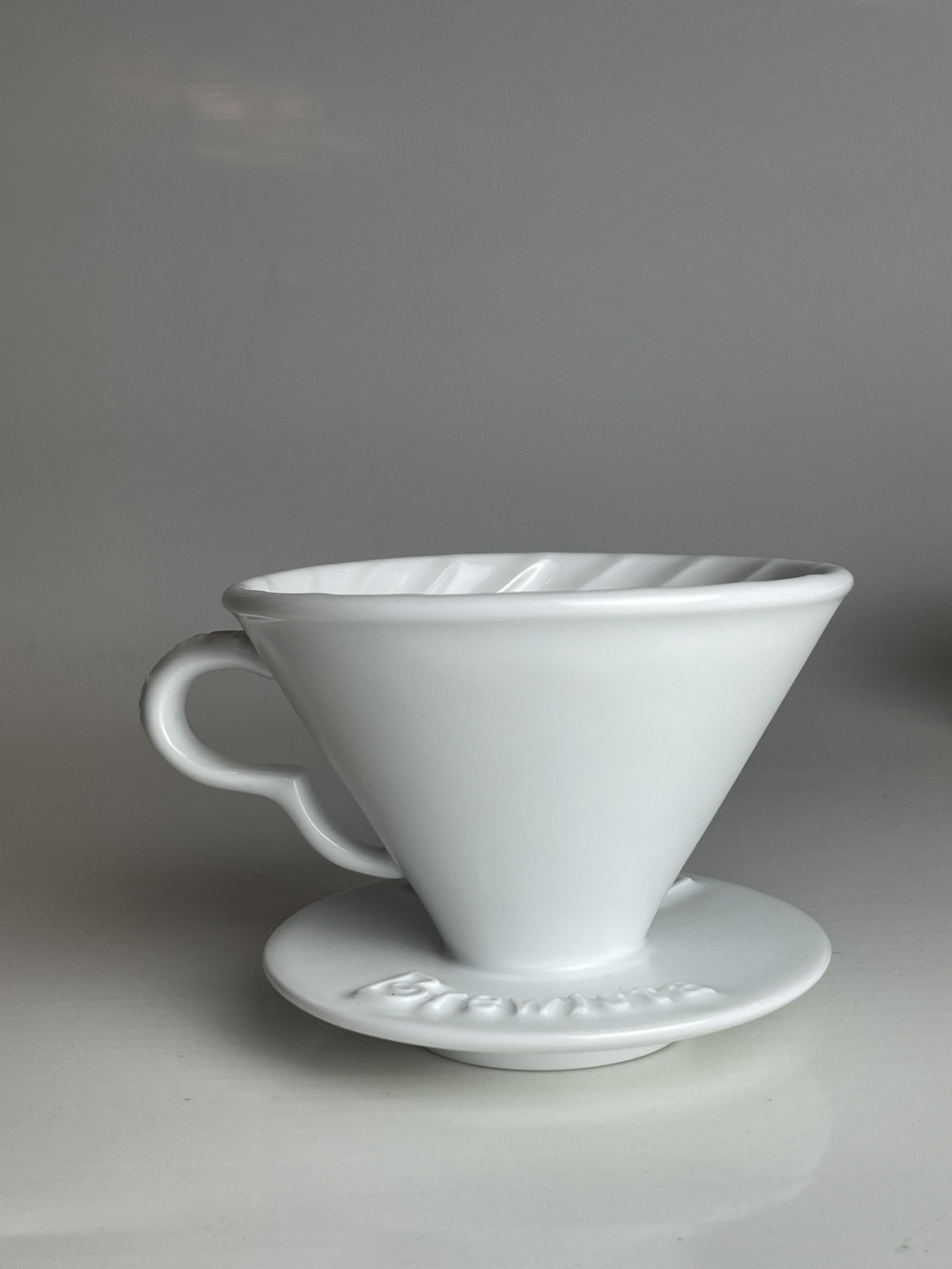Phễu lọc cà phê V60 sứ cao cấp Brewista Dripper - màu trắng