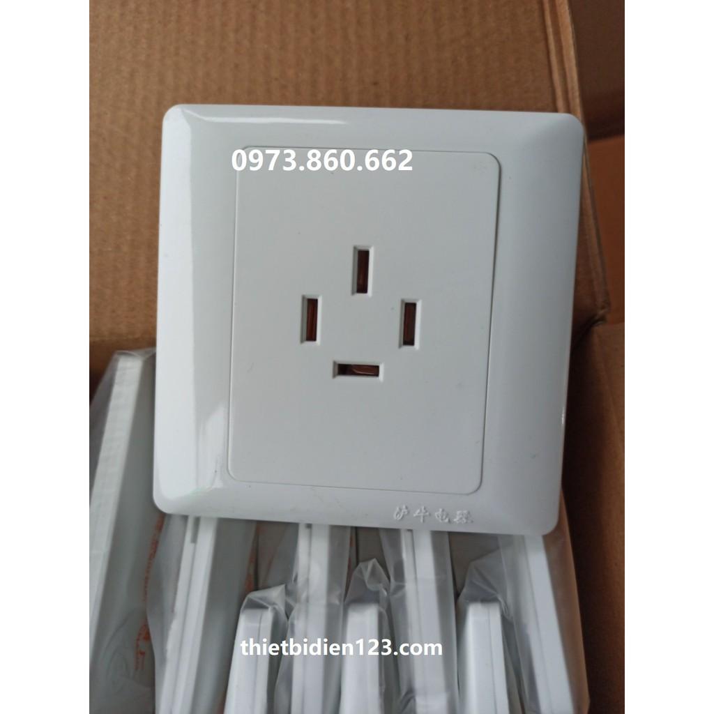 Ổ cắm 3 pha 4 lỗ mặt vuông 16A, 25A kiểu tiêu chuẩn 86