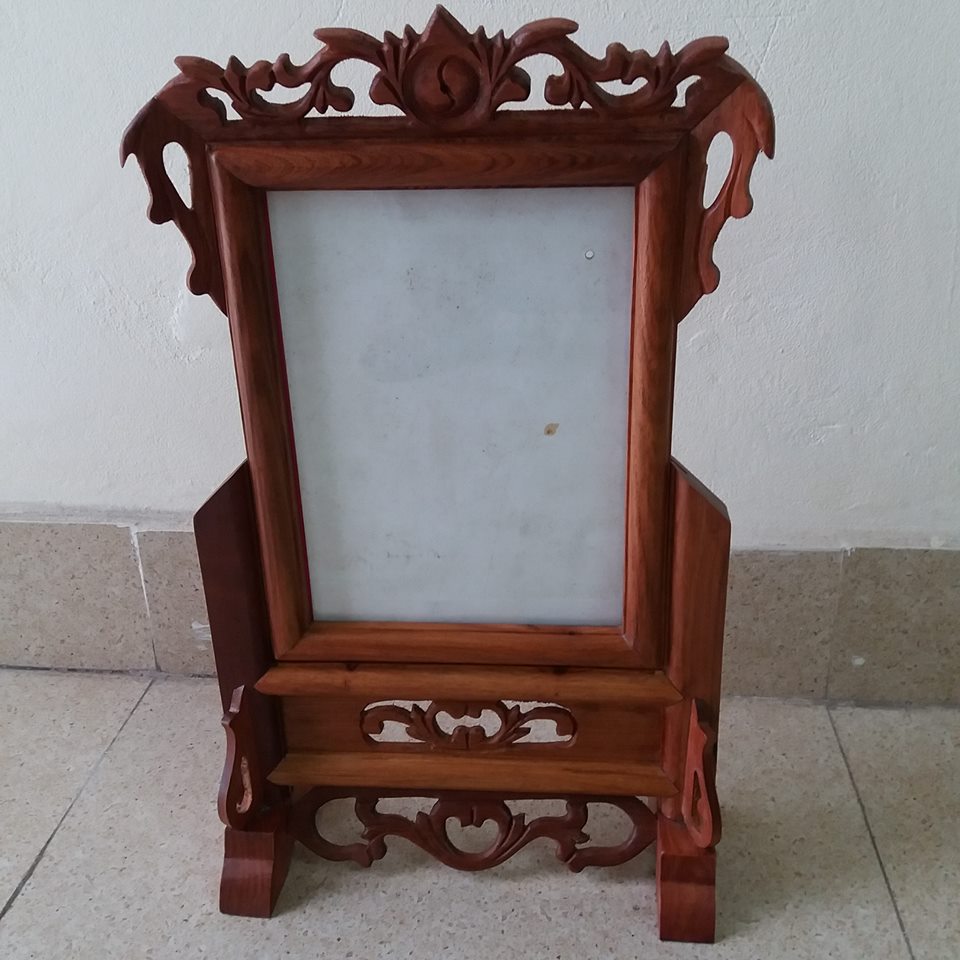 Khung ảnh thờ gỗ hương cỡ anh 18cmx24cm