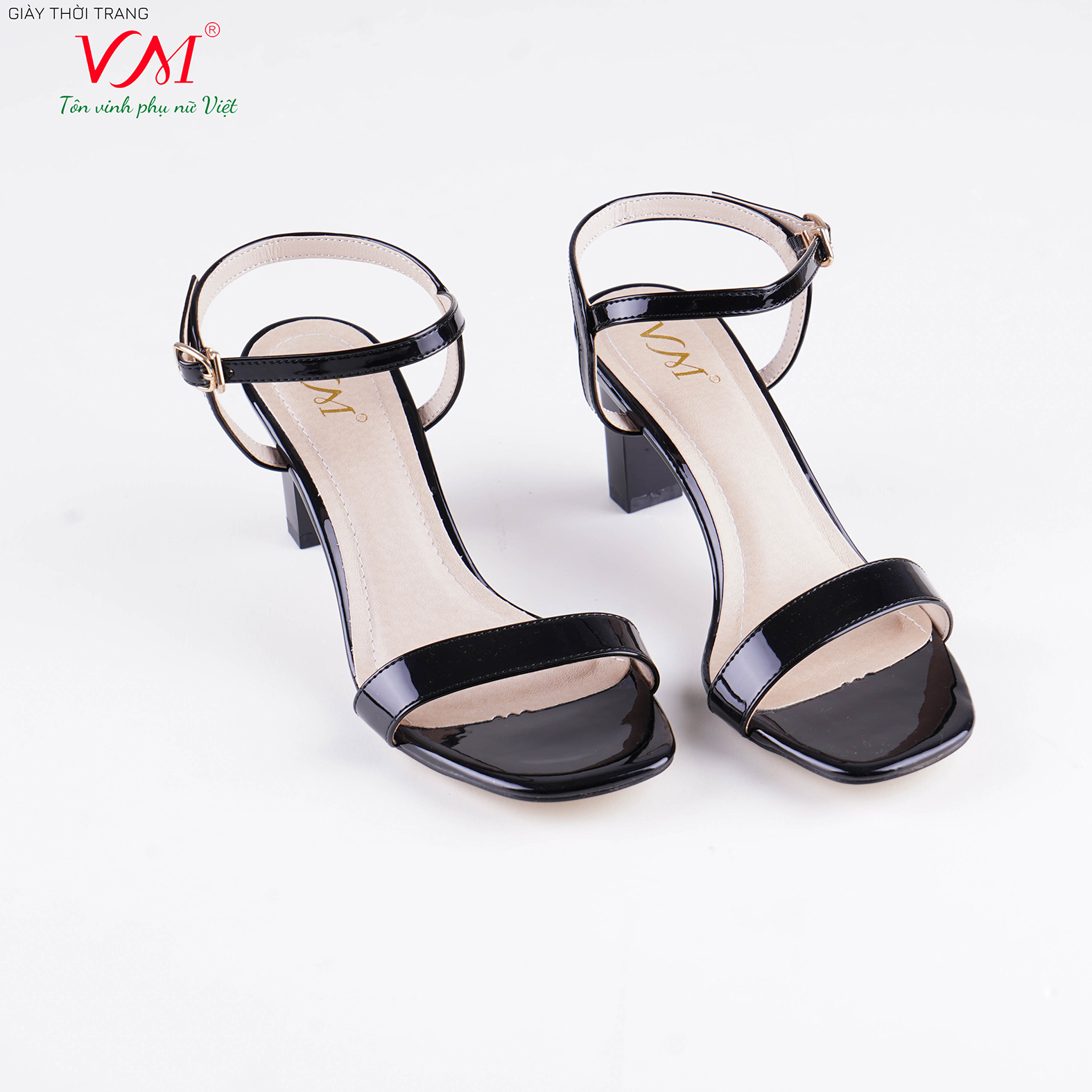 Sandal cao gót nữ, chiều cao gót 7CM, da Tổng hợp bóng, êm ái, bền chắc và thời trang. Mũi Vuông, gót Vuông, sang trọng và chắc chắn, thiết kế hiện đại, tinh tế, thời trang: SD.MT01.7F