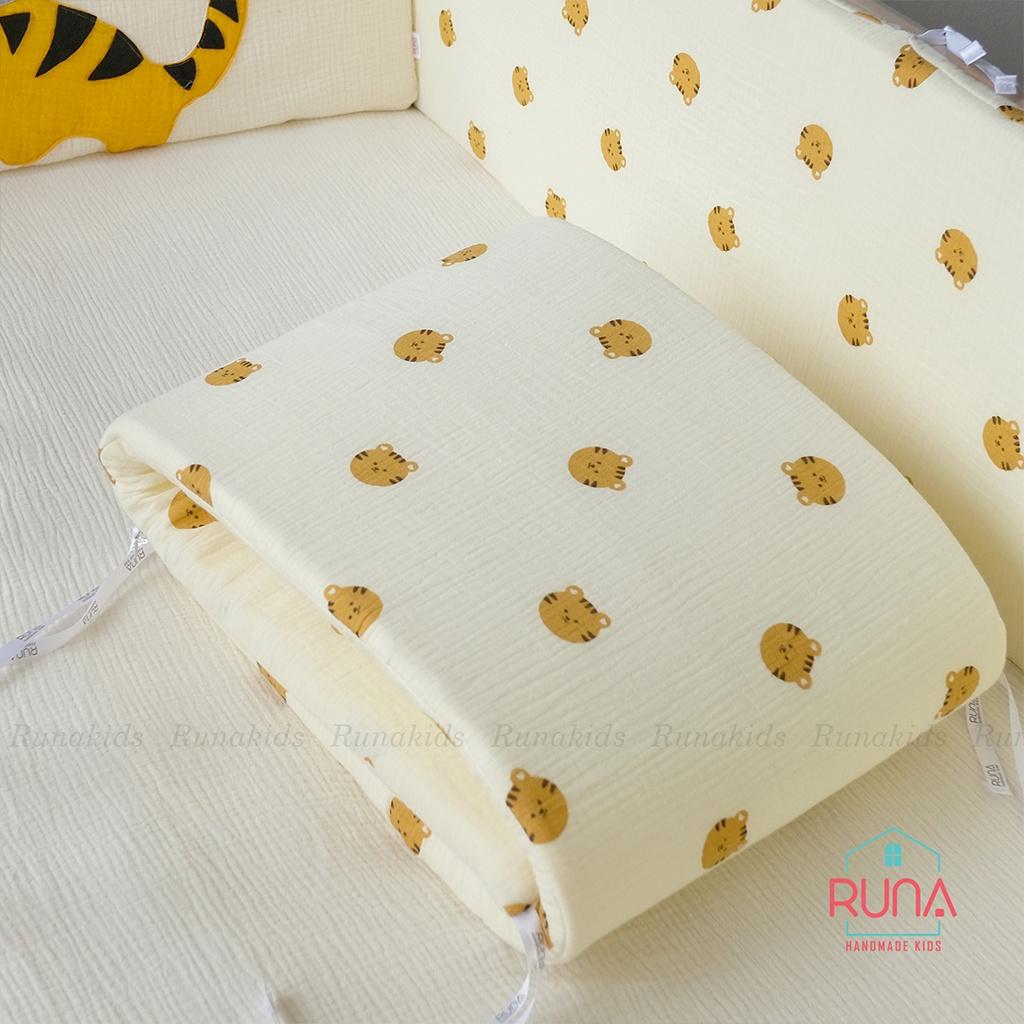 Bộ 4 tấm quây cũi cho be RUNA KIDS chất liệu muslin cao cấp mềm mại thoáng khí thấm hút mồ hôi họa tiết hổ con đáng yêu