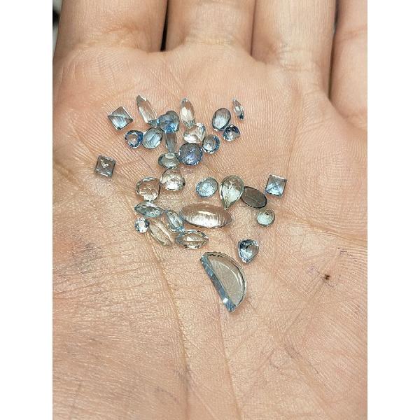 945 (1) cả lô ĐÁ TOPAZ (Có viên lỗi, viên không lỗi) (THIÊN NHIÊN)