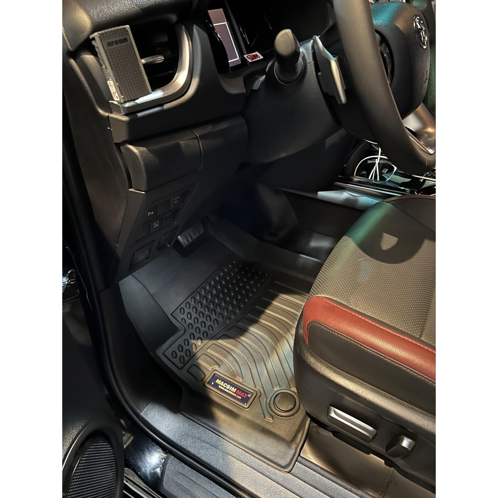 Thảm lót sàn xe ô tô Toyota Fortuner 2017-nay Nhãn hiệu Macsim chất liệu nhựa TPE cao cấp màu đen