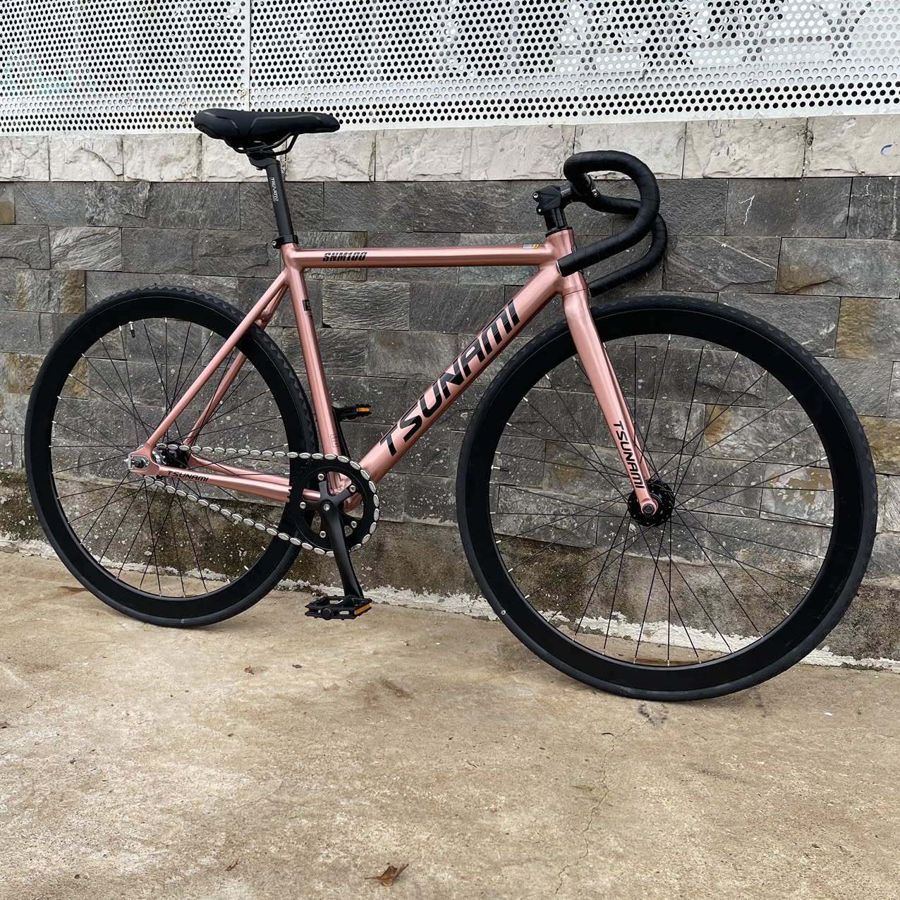 Xe đạp fixed gear TSUNAMI SNM100 cơ bản - Màu Rose gold