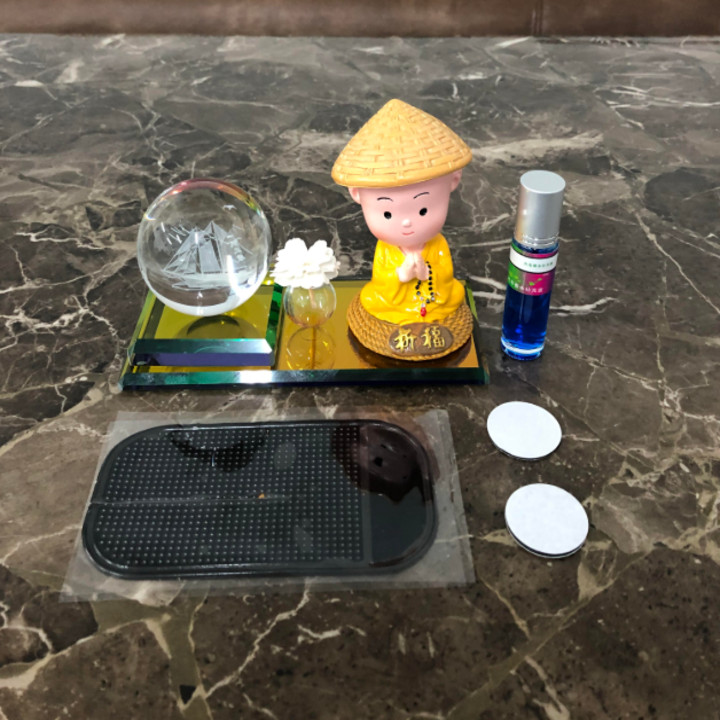 Tượng phật nước hoa pha lê cao cấp trang trí trên taplo ô tô, xe hơi
