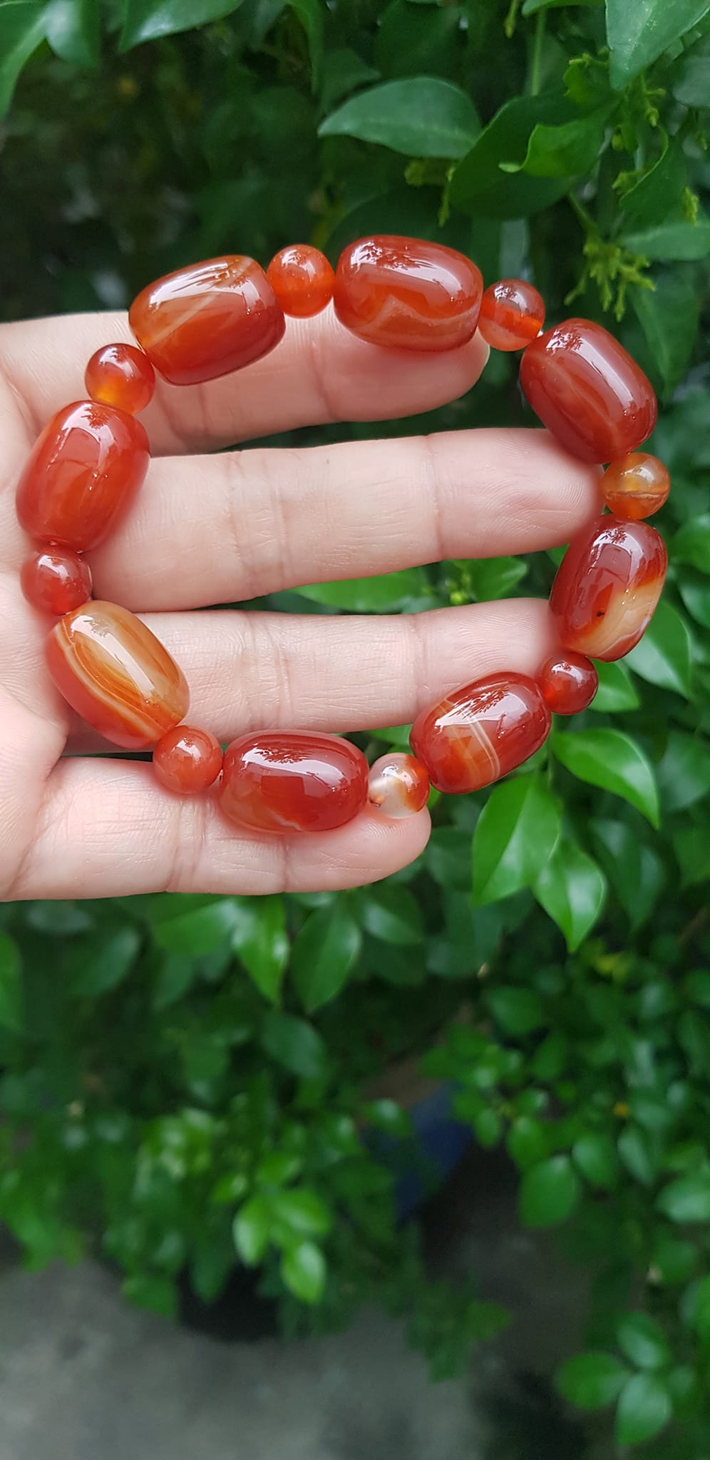 Vòng tay nữ đá mã não đỏ vân phối kiểu hạt thống hạt tròn size hạt 13mm Màu đỏ đậm nhạt vân tự nhiên nữ mệnh hoả mệnh thổ đeo may mắn rẻ xinh đẹp ạ