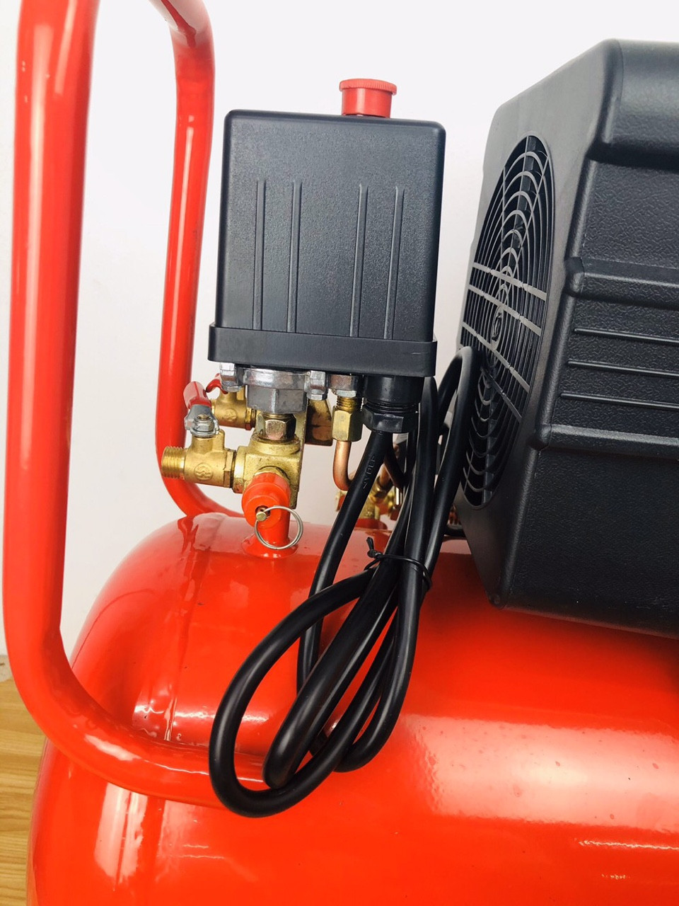 MÁY NÉN KHÍ CÓ DẦU 4HP, 36L BTEC BT4036-HÀNG CHÍNH HÃNG