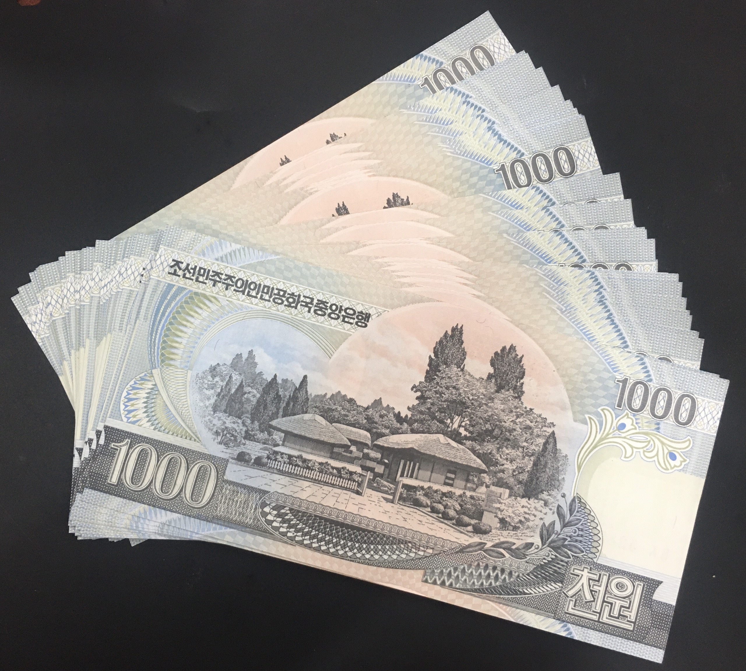 Tờ 1000 Won xưa của Bắc Triều Tiên North Korea ,châu Á , Mới 100% UNC