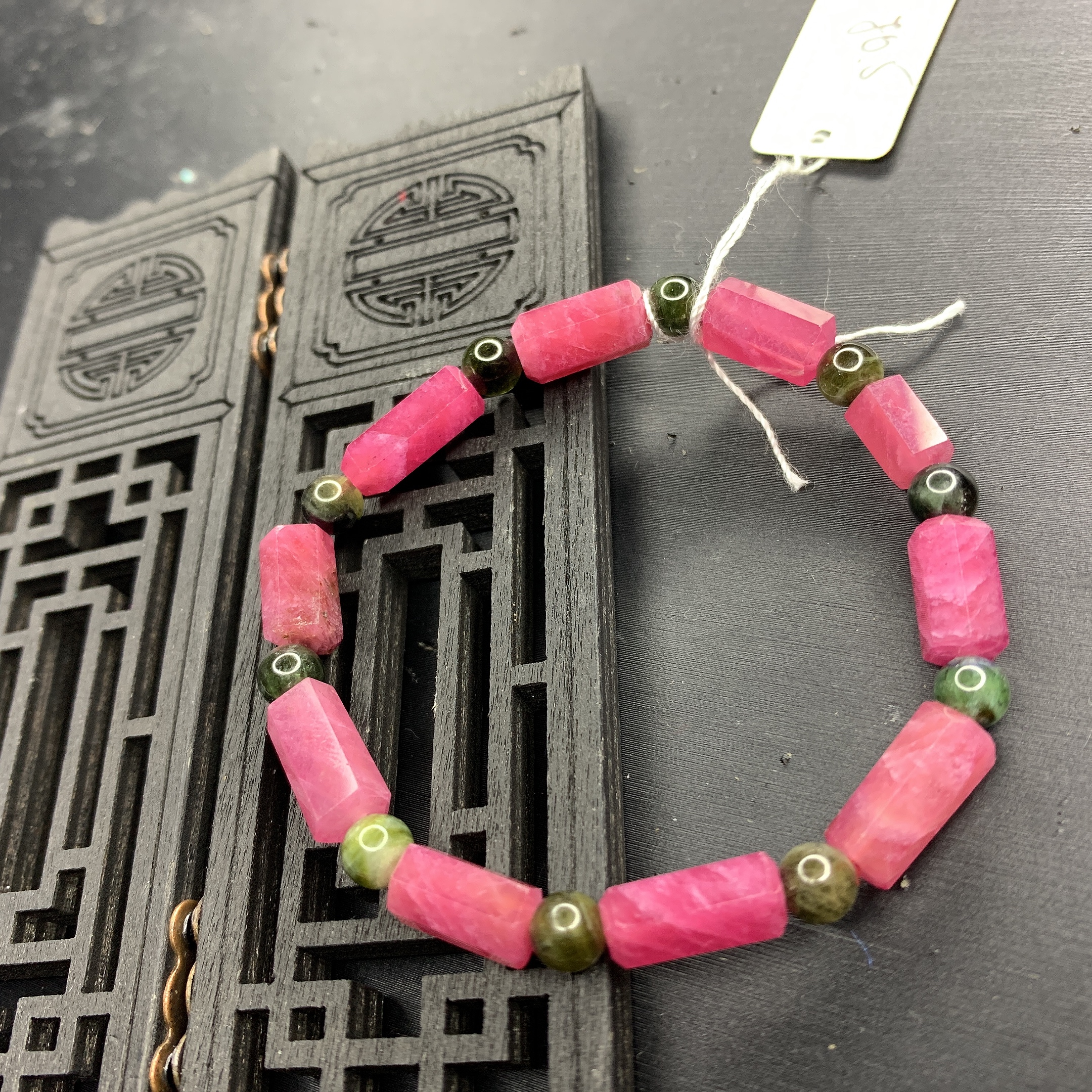 Chuỗi đá phong thủy Ruby , vòng tay ruby kết hợp tourmaline thiên nhiên