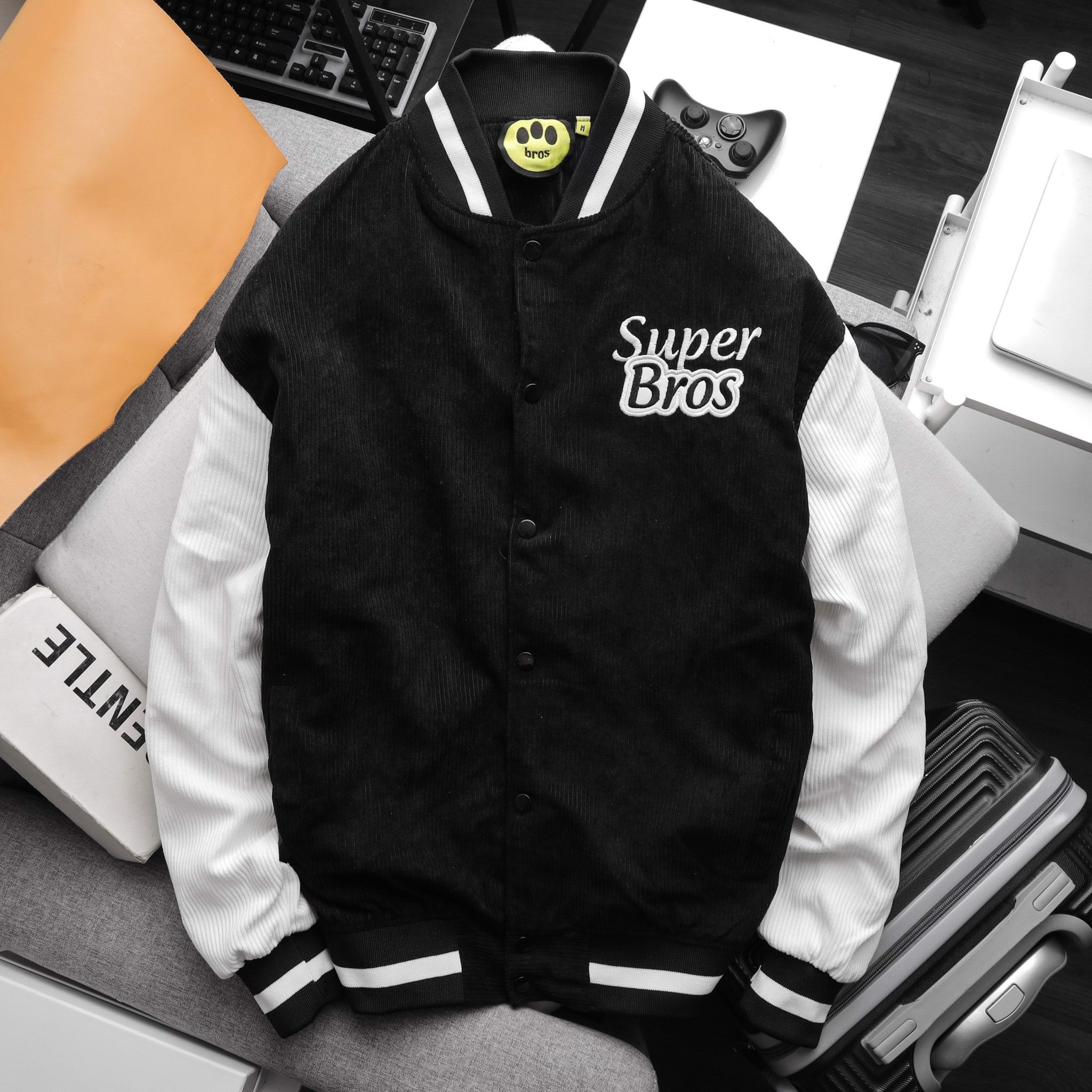 (MẪU MỚI) Áo Bomber Nhung Gân Thêu BROS Chất Nhung Mịn Đẹp Form rộng Unisex Nam Nữ Couple jacket Varsity Graffiti