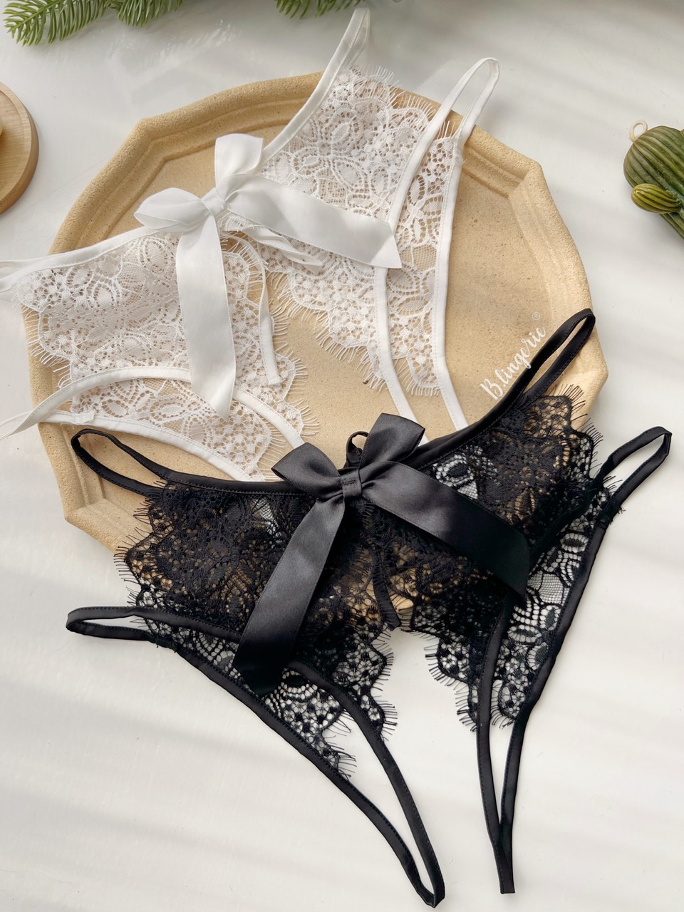Quần Lót Ren Không Đáy Quyến Rũ - B.Lingerie
