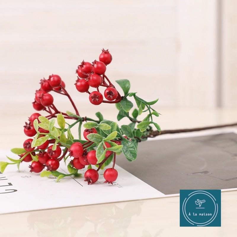 Cành lá berry cao 30cm dùng trong decor trang trí nhà cửa, hoa lụa cao cấp, hoa cưới