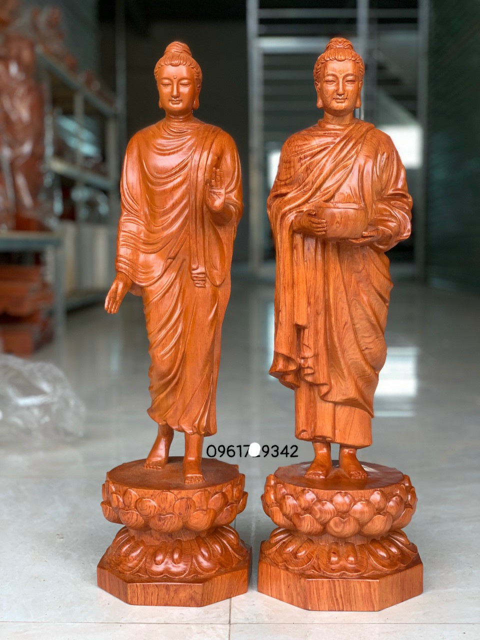 Tượng phật thích ca khất thực bằng gỗ hương đá kt cao 60