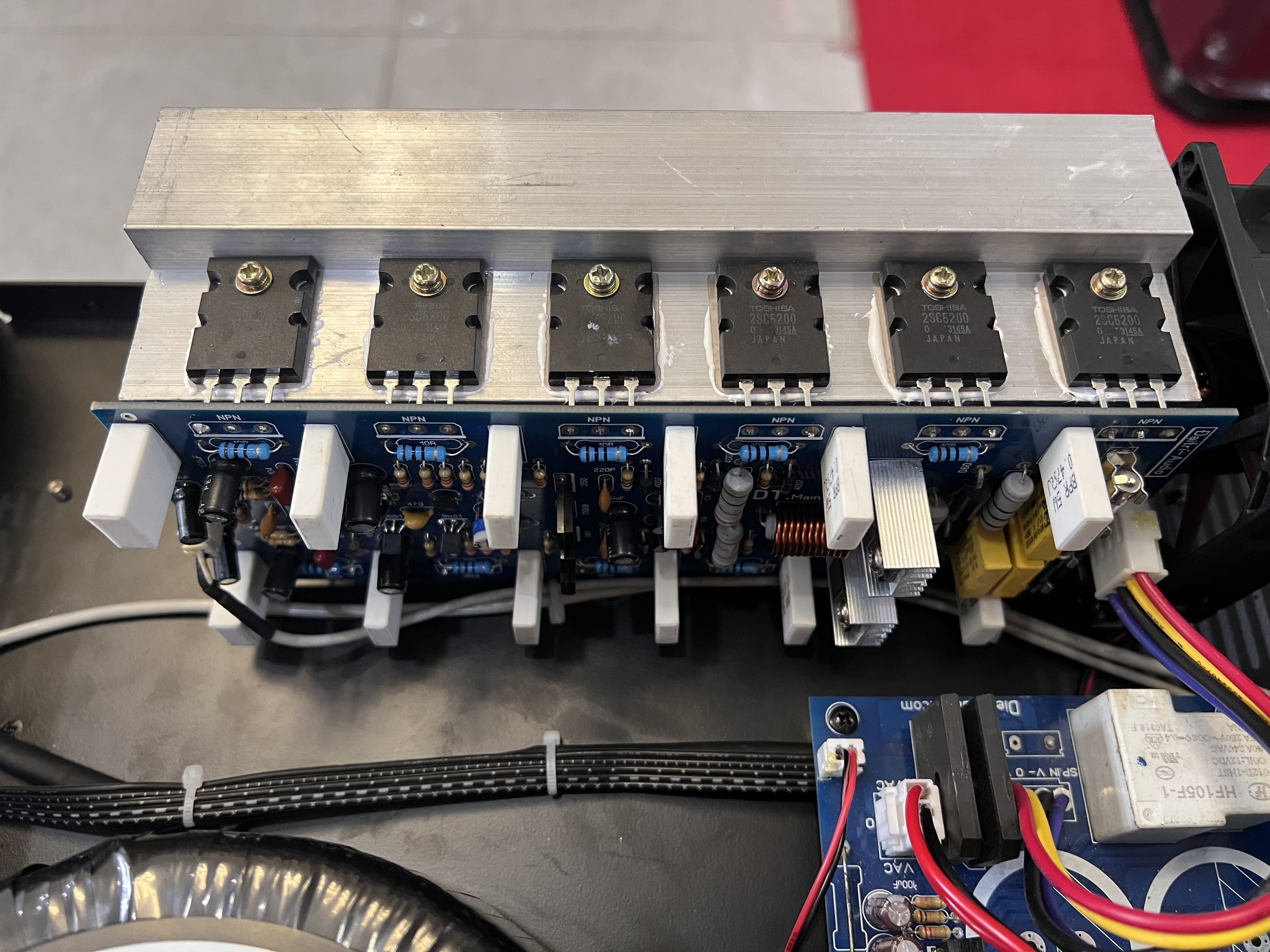 Cục đẩy công suất BG 600 BellPlus sử dụng 24 sò nguồn đồng cao cấp