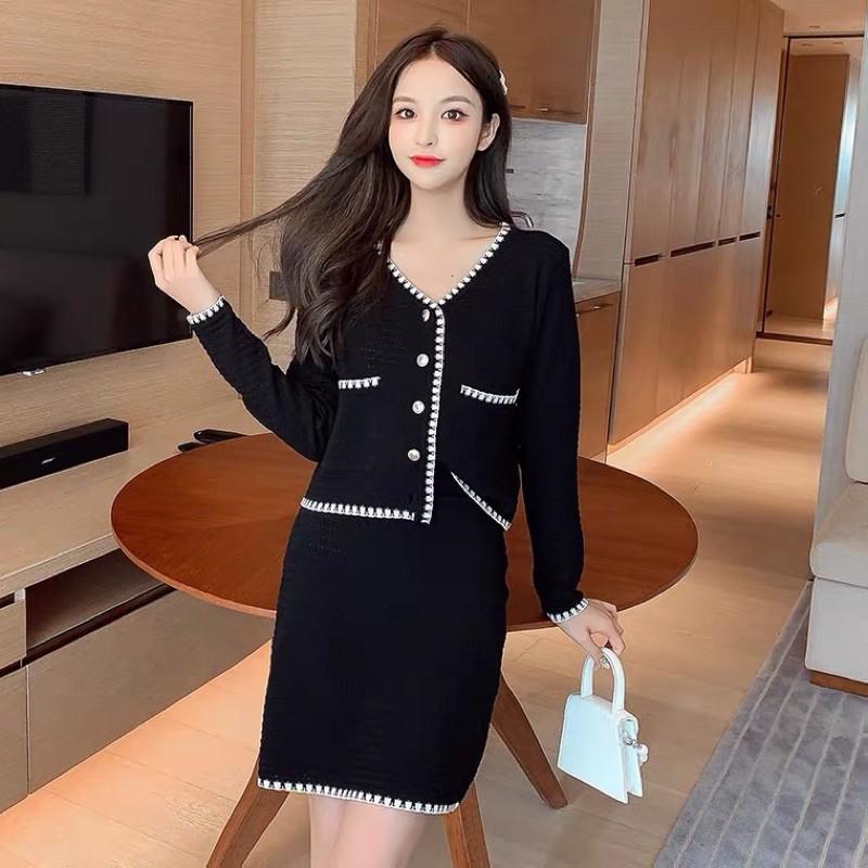 Set áo mix chân váy len viền cúc thanh lịch