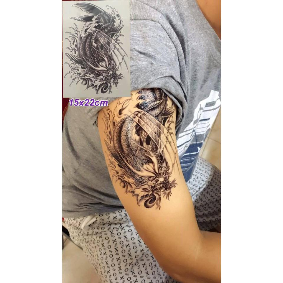 Hình xăm dán cá chép bắp tay cao cấp 15x21cm. Tặng ngay 1 tấm size 10x20cm khi mua 2 sp. Tặng tấm cùng size khi mua 3 sp