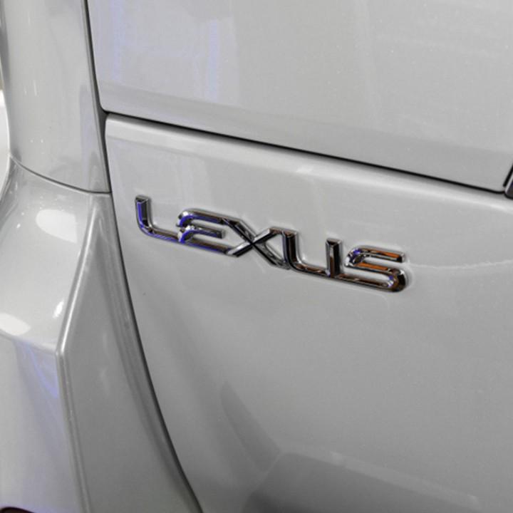 Decal tem chữ Lexus dán đuôi xe ô tô - Kích thước 19 x 2.4cm - Mã: LX01