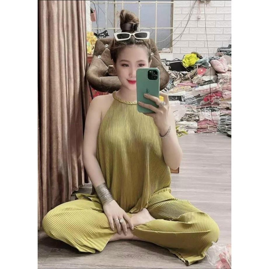 Set bộ đồ nữ dập ly cổ yếm kết hợp quần ống rộng xinh xắn, đơn giản dành cho các nàng ở nhà, dạo phố