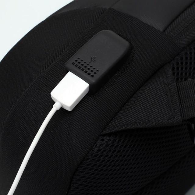 Túi Đeo Chéo Nam Cao Cấp Có Cổng Sạc USB Junlettu giá tốt