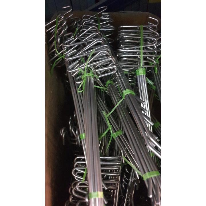 Móc treo cài lưới
