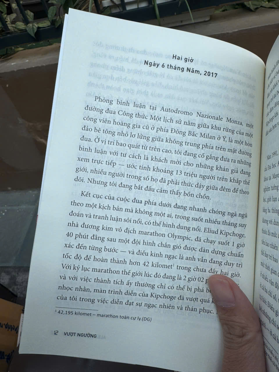VƯỢT NGƯỠNG: Điều gì khiến con người vượt qua giới hạn - Alex Hutchinson - Lê Thanh Sơn dịch - Rubik