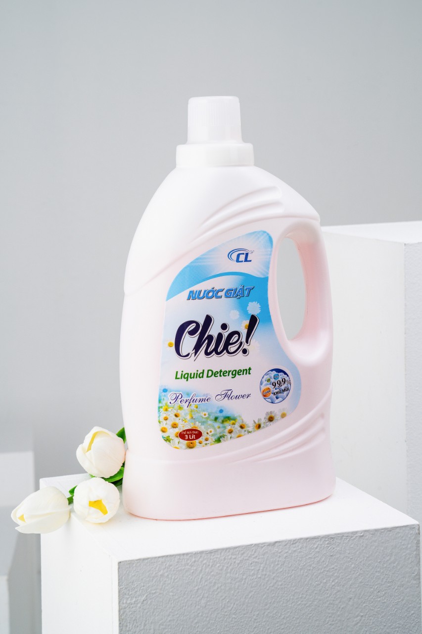 Nước giặt hương hoa Chie! công thức đậm đặc kết hợp công nghệ lưu hương nước xả vải từ Nhật Bản can 3 lít