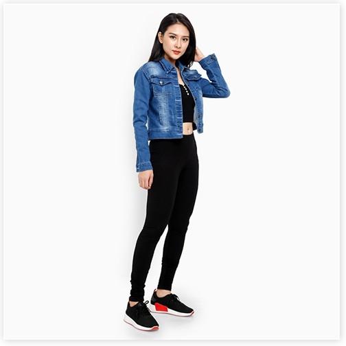 Aó Khoác Jeans Nữ Cổ Bẻ Thêu Sau Xanh J023