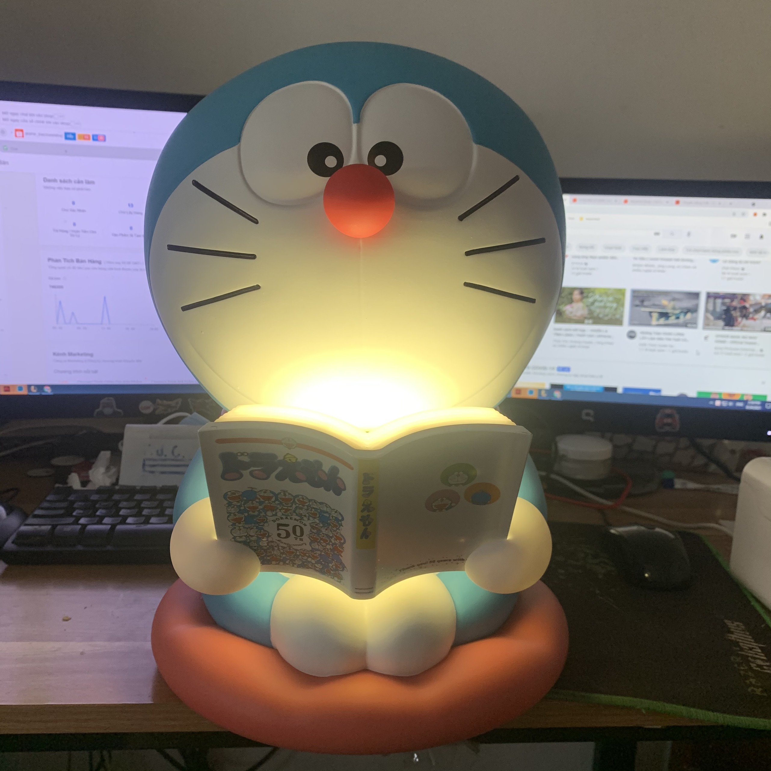 Mô hình doremon , doraemon đọc sách siêu khủng