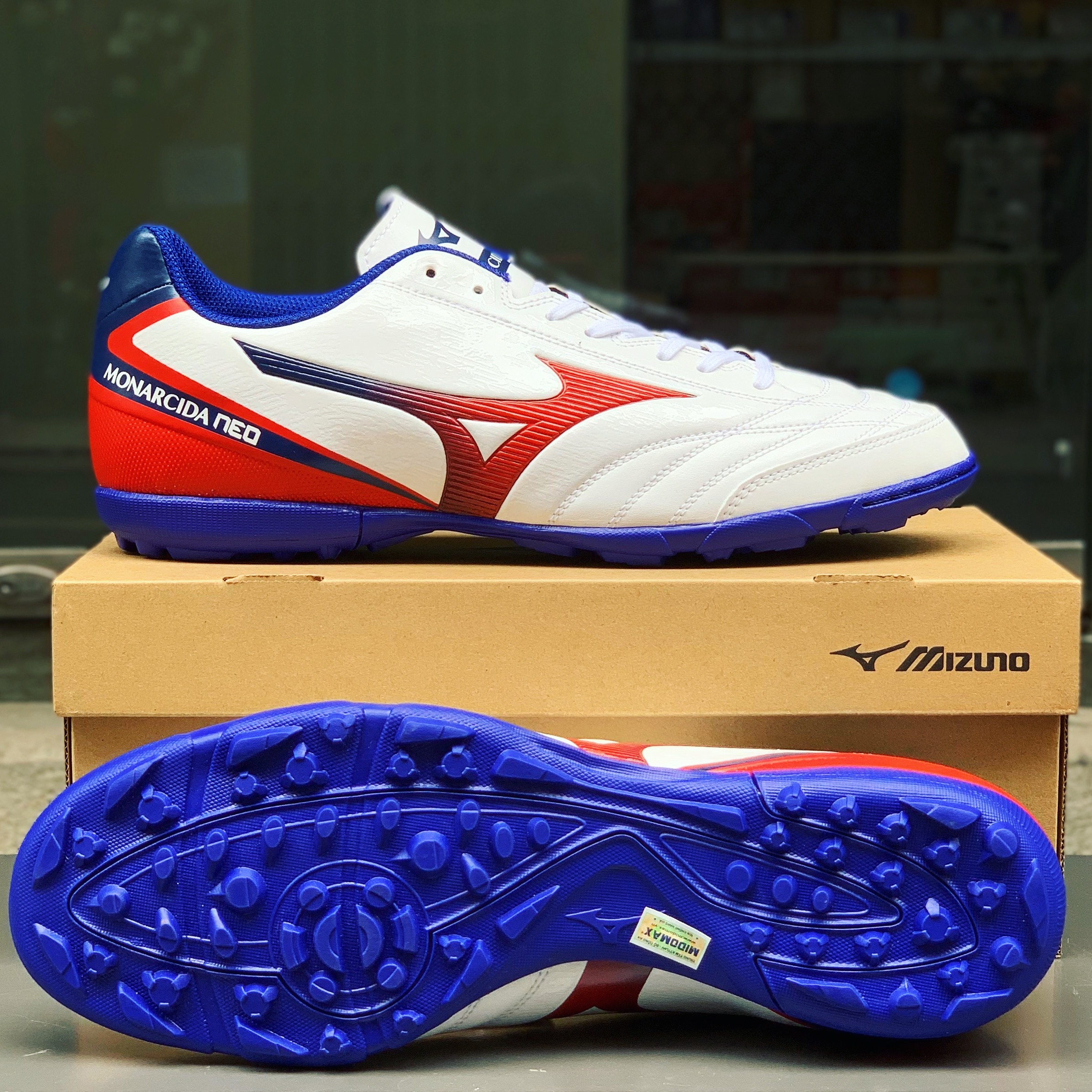 Giày đá bóng Mizuno Monarcida Neo Sala Select TF Q1GB212262 - Trắng Đỏ/Xanh