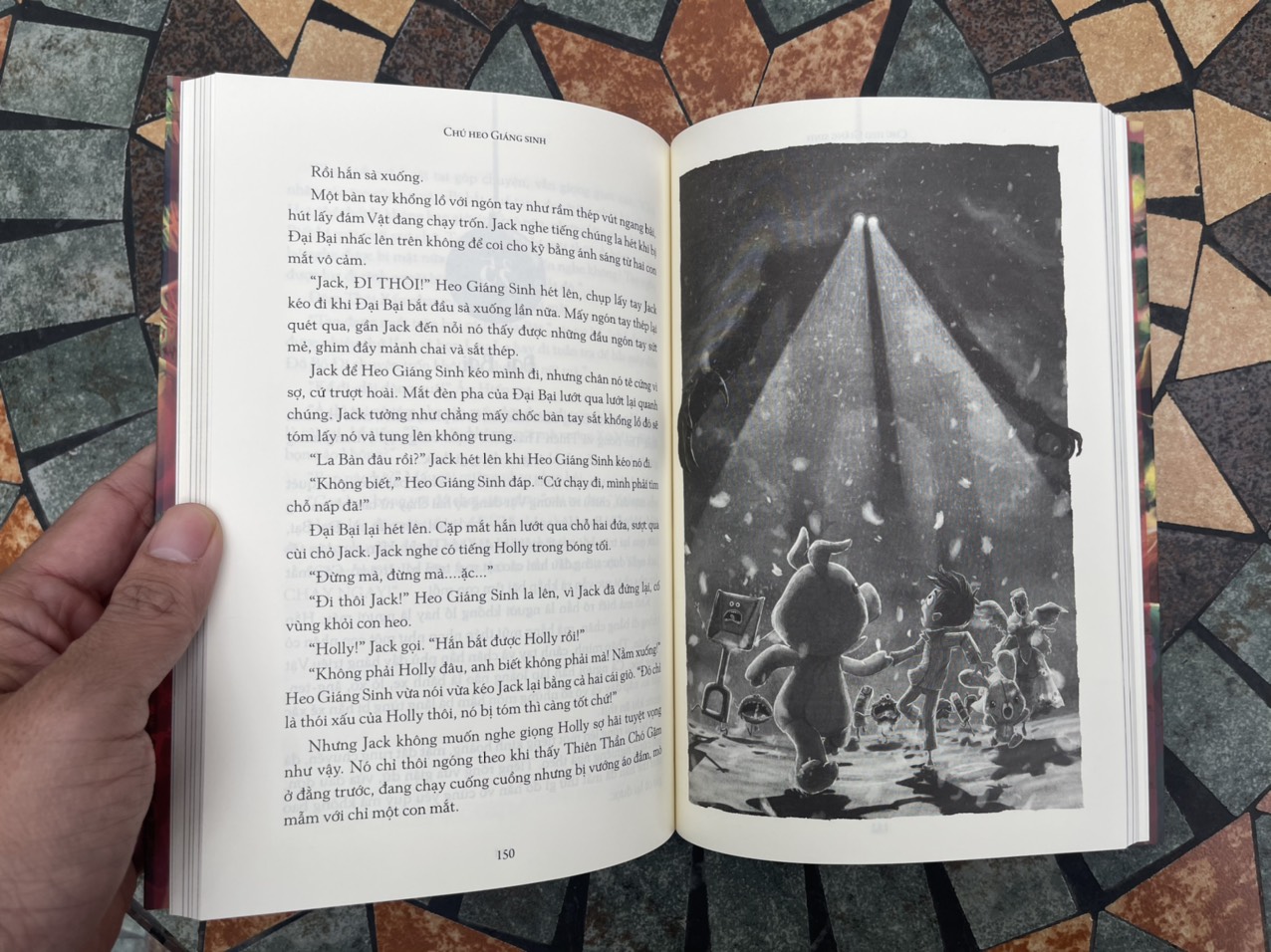 [Tác giả của bộ tác phẩn nổi tiếng Harry Potter - J.K.Rowling] CHÚ HEO GIÁNG SINH -  Mai Ba dịch - Nxb Trẻ - bìa mềm