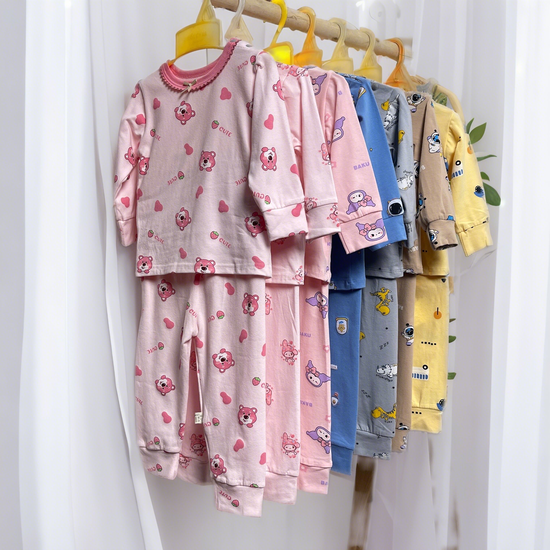 Bộ dài tay bé gái xuất Hàn 3-12 tháng màu tươi sáng nhiều hình ngộ nghĩnh vải cotton dày dặn