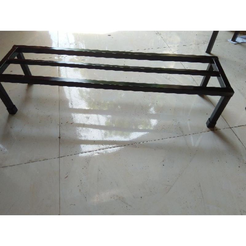 Kệ kê chậu hoa, cây cảnh Dài 80cm. Rộng 20cm. Cao 15cm. Hộp thép 2*2cm. 1 nan phụ