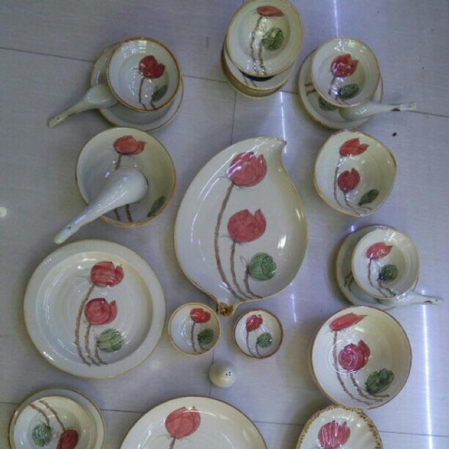 Bộ đồ ăn hoa hồng