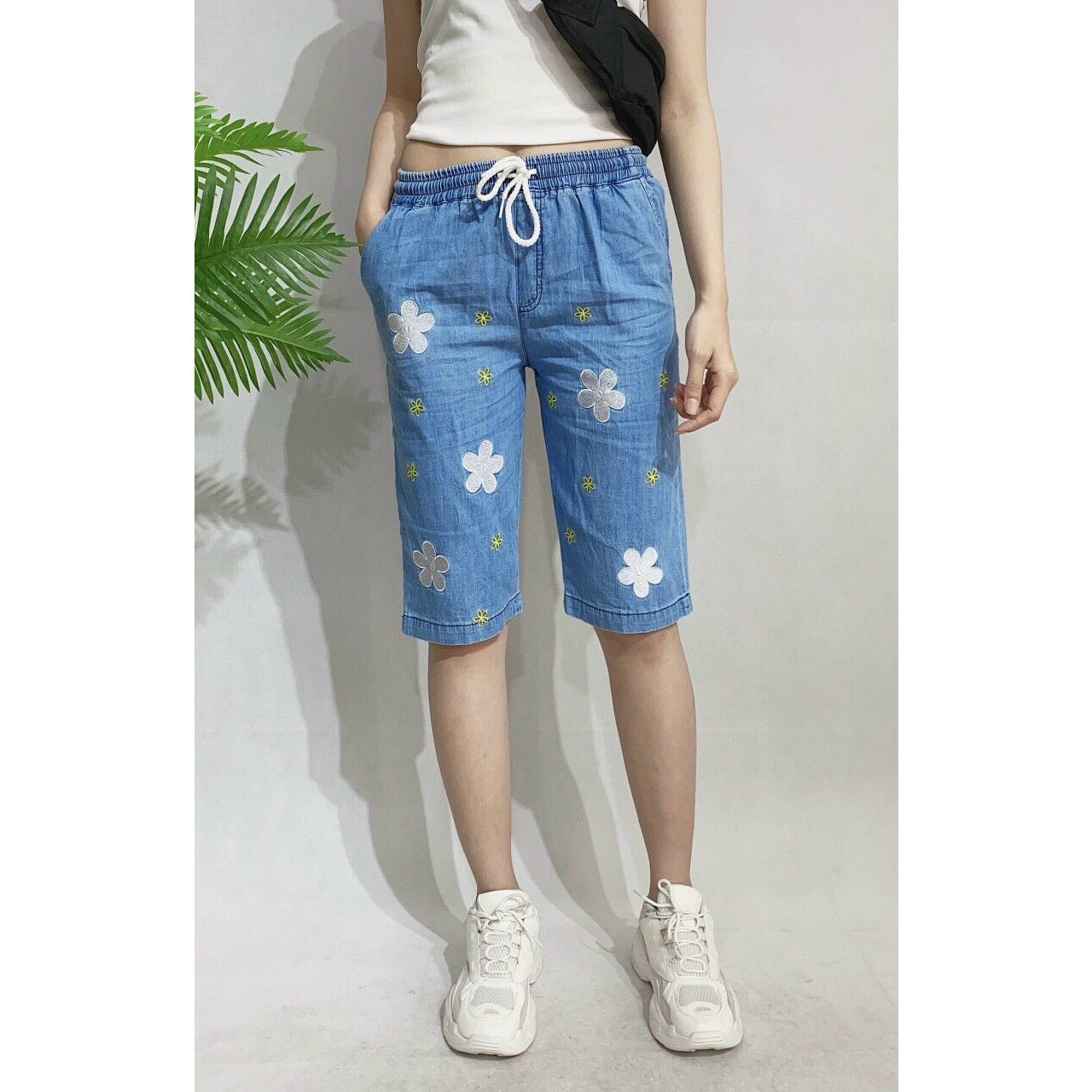 Quần jean denim lửng nữ thêu hoa hàng đẹp từ 45kg đến 80kg