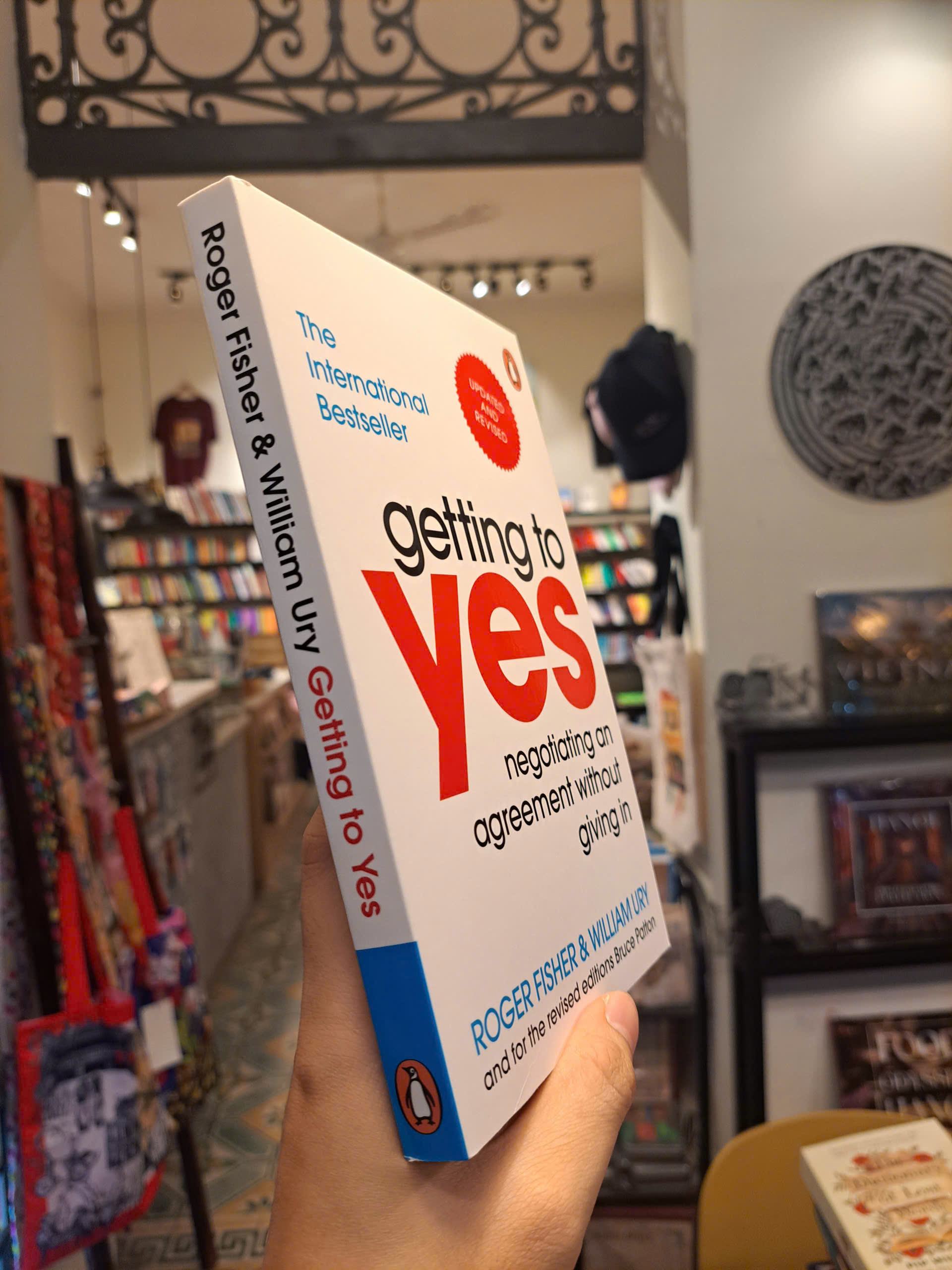Sách - Getting to Yes by Roger Fisher | Business / Psychology / Self Help / Ngoại văn Nhập khẩu UK
