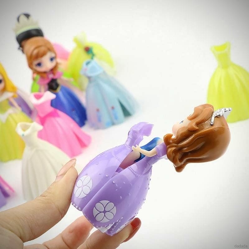 Đồ chơi búp bê thay váy: Set 1 búp bê công chúa Disney cổ tích kèm 3 váy dạ hội thời trang thay đổi
