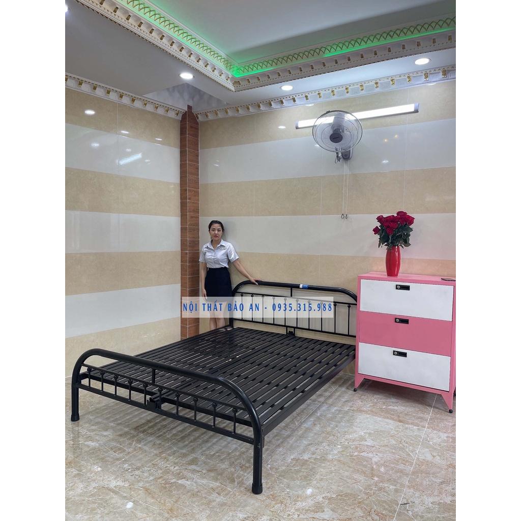 Giường sắt kiểu bo góc rẻ đẹp - 1m8x2m - - Nội Thất Bảo An
