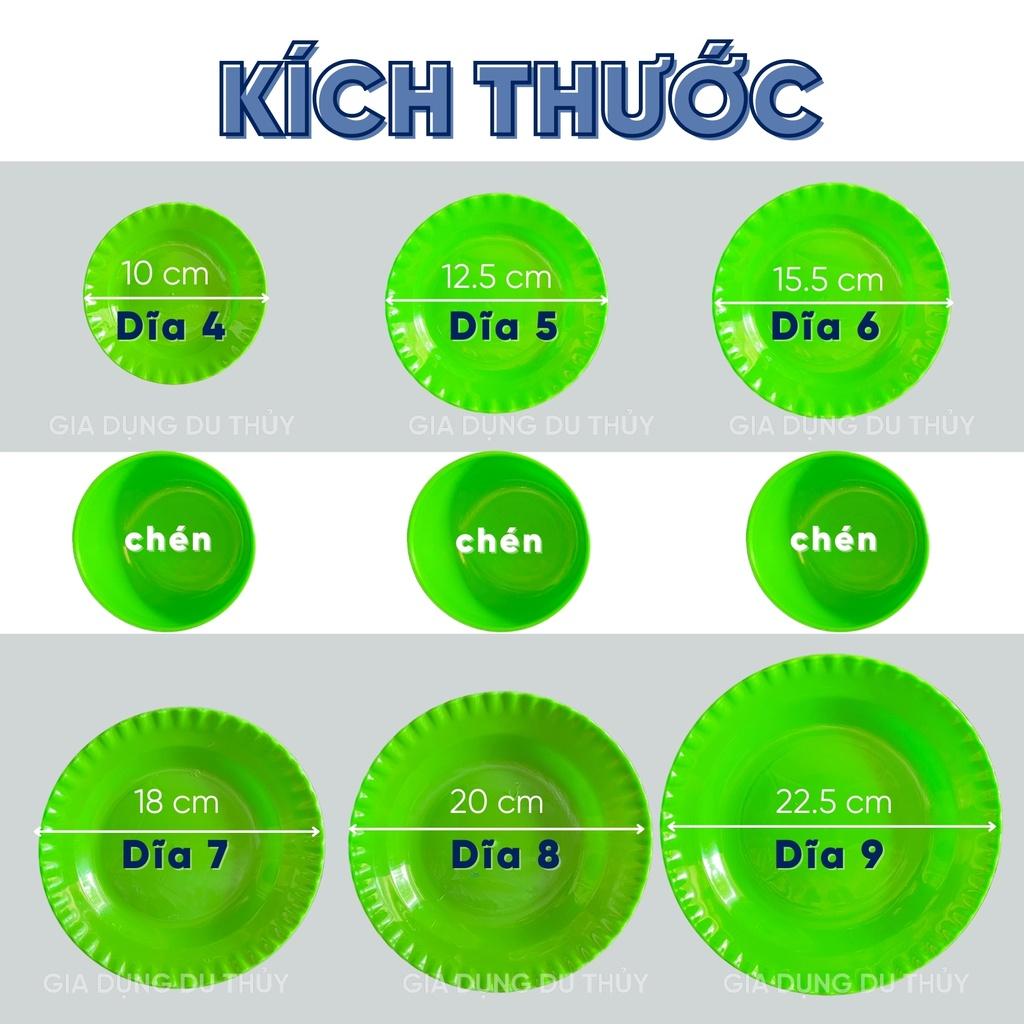 Dĩa nhựa tròn đường kính 10 - 25 cm không nứt vỡ màu xanh, trắng viền lượn sóng đẹp mắt, bền bỉ hàng đẹp
