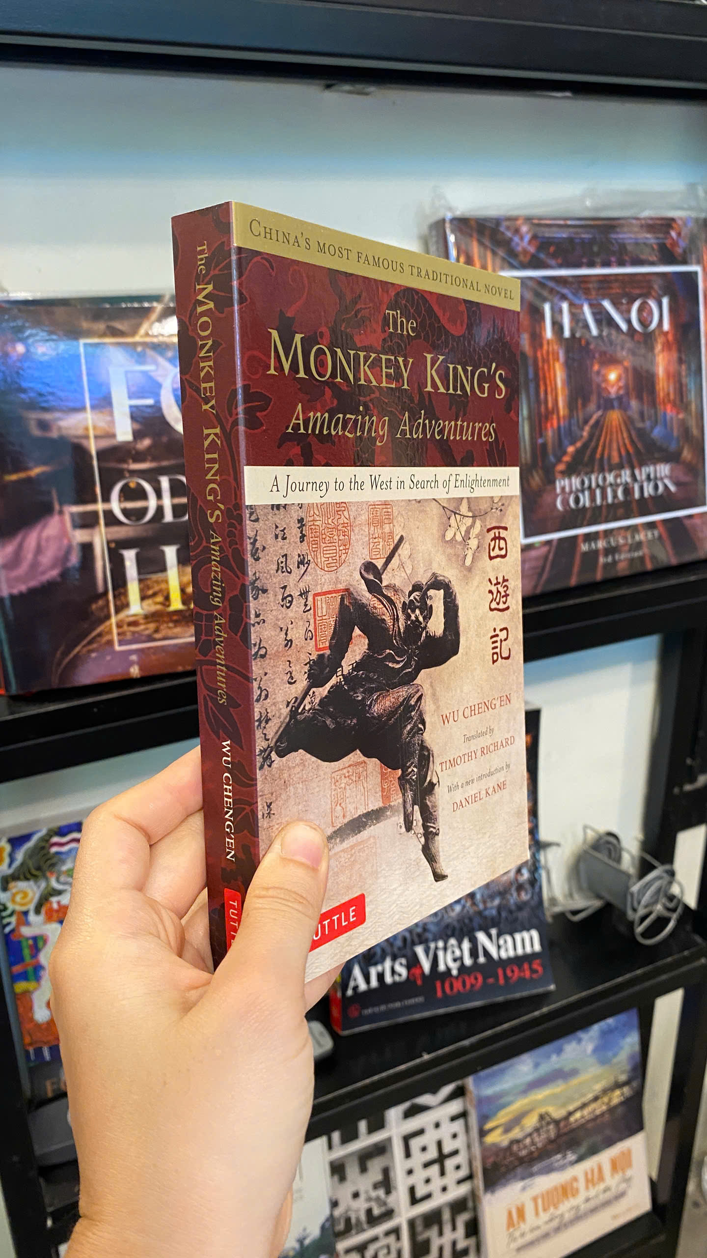Sách - The Monkey King's Amazing Adventures: A Journey to the West | Tây Du Ký bản Tiếng Anh