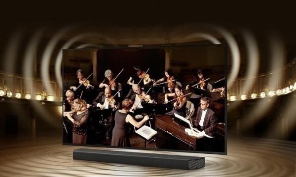 Smart Tivi Samsung Crystal UHD 4K 55 inch UA55AU7002KXXV công nghệ Q-Symphony độc đáo