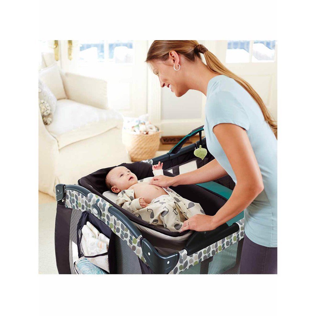 GIƯỜNG CŨI TRẺ EM GRACO REVERSIBLE SEAT AND CHANGER 9D32BODHK