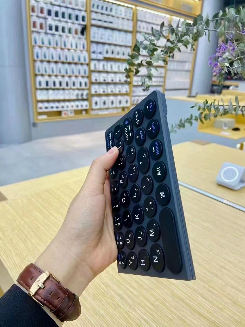 Bàn Phím Không Dây Wiwu Fold Mini Keyboard Kết Nối Bluetooth Hỗ Trợ Tốt Máy Tính Bảng, Máy Tính Xách Tay - Hàng Chính Hãng