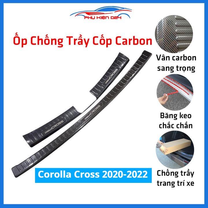 Ốp chống trầy cốp Corolla Cross 2020-2021-2022 thép không gỉ vân Cacbon bảo vệ xe chống va đập