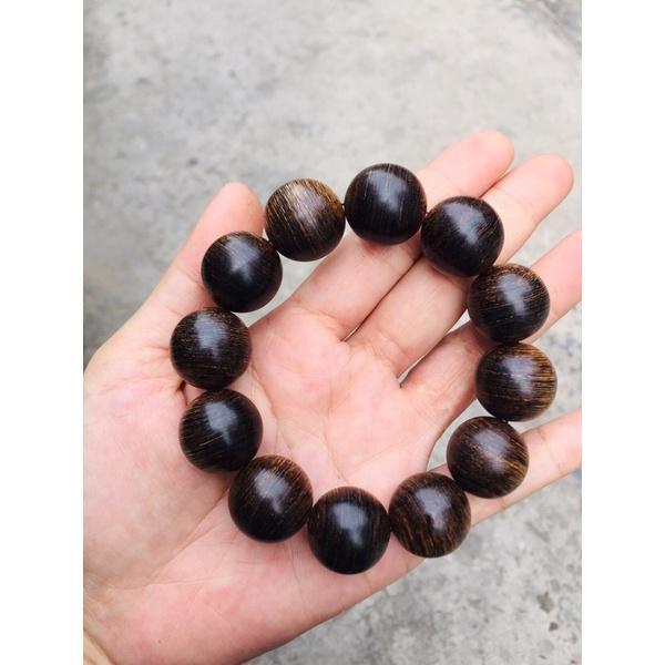Vòng tay trầm hương sánh chìm