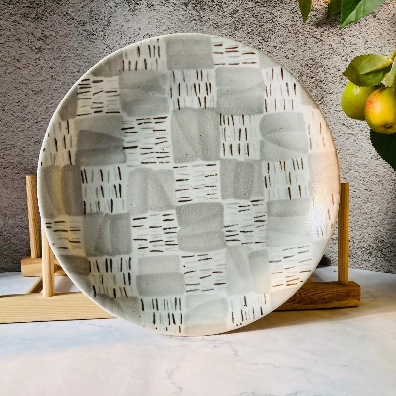 22x2.5 Dĩa gốm nhật cỡ trung họa tiết ô vuông xám trắng trừu tượng SVG5083